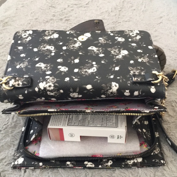 Handbag - Picture 3 of 5